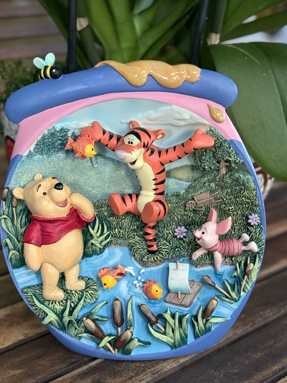 Walt Disney Winnie the Pooh's Hunnypot Adventures Fishin For Fun 3D Plate Tigger